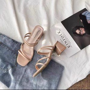 BEIGE SUMMER HEELED SANDALS WITH CUTE STRAPS